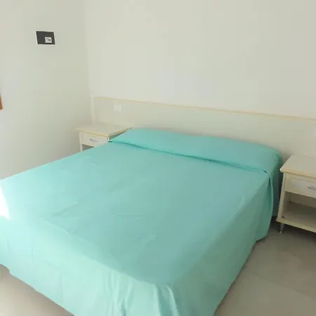 Flat In A House With Garden *