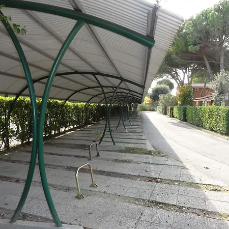 Flat In A House With Garden Daire Bibione