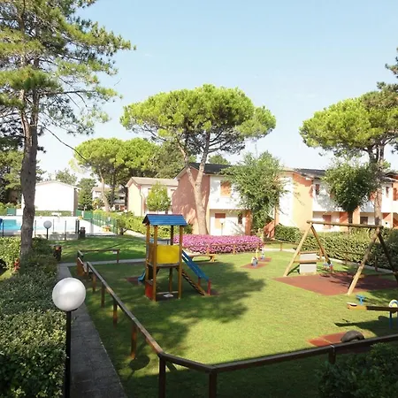 Flat In A House With Garden Apartment Bibione