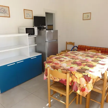 Flat In A House With Garden *