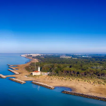 Flat In A House With Garden Bibione